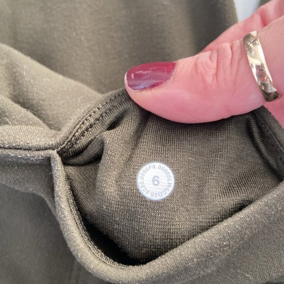 ❗️SOLD❗️2020 Lululemon Olive Green Align Jogger 28"  Size 6 - Picture 9 of 9